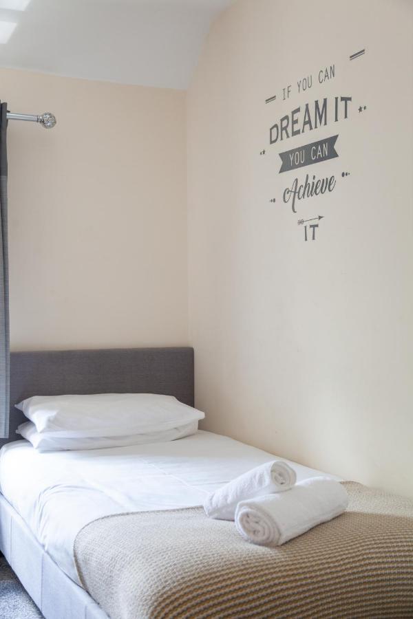 Hereford - Mayflower Coach House, Modern 2 Bedroom Property With Parking, Located South Of Hereford City, Suitable For Small Family, Couple Or Contractors - Sleeps Up To 5 Guests - Hosted By Rentmyhouse Dış mekan fotoğraf