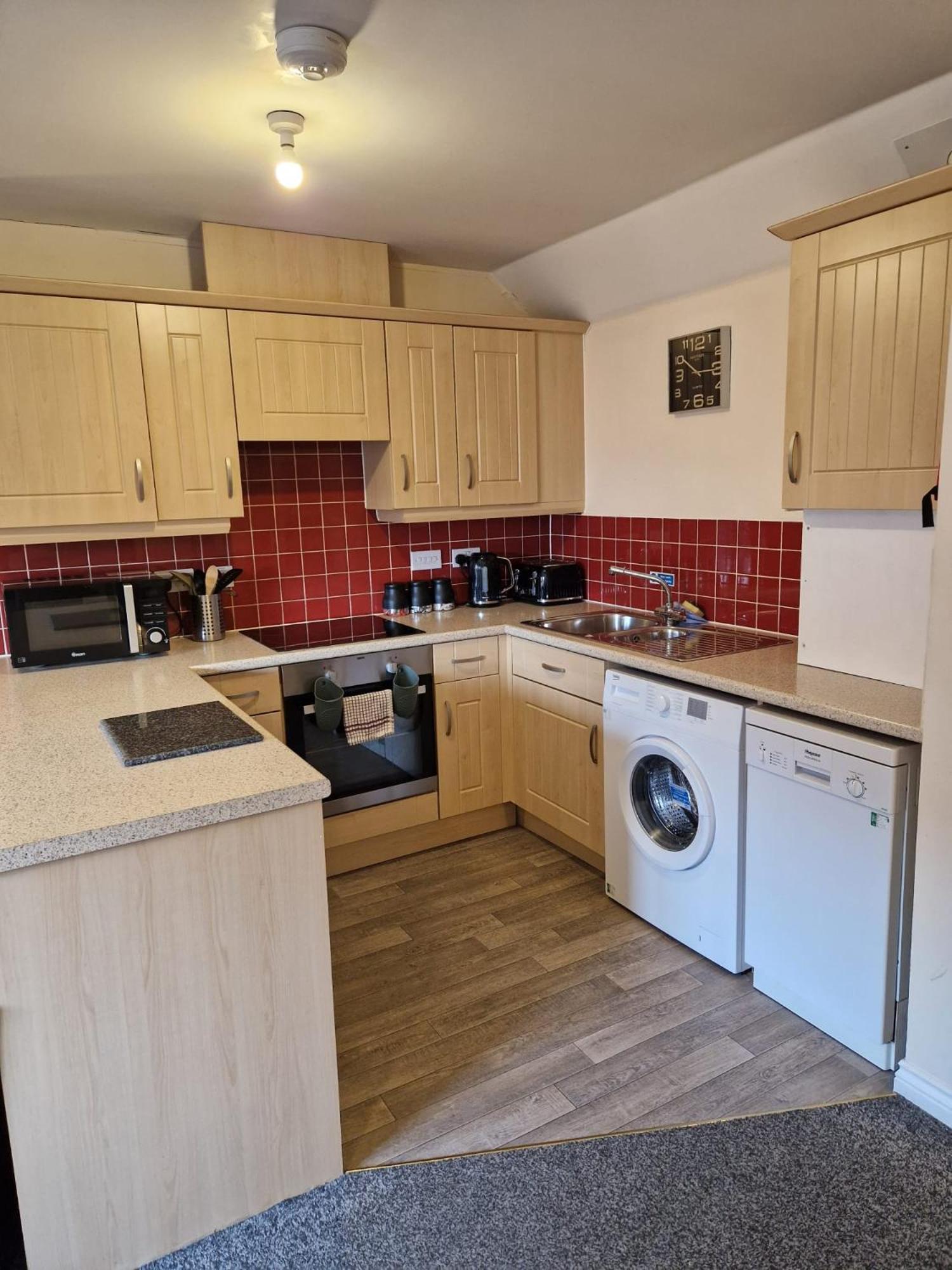 Hereford - Mayflower Coach House, Modern 2 Bedroom Property With Parking, Located South Of Hereford City, Suitable For Small Family, Couple Or Contractors - Sleeps Up To 5 Guests - Hosted By Rentmyhouse Dış mekan fotoğraf